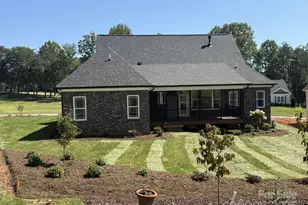 4173 Holly Cir NE, Conover, NC 28613 - Photo 3