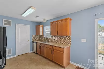 7117 Angela Marie Court, Charlotte, NC 28215 - Photo 7