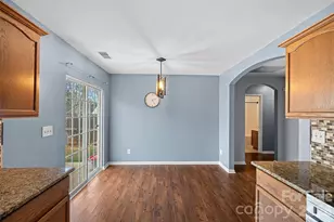 7117 Angela Marie Ct, Charlotte, NC 28215 - Photo 9