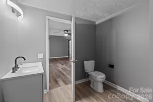 4642 McClure Rd, Charlotte, NC 28216 - Photo 41