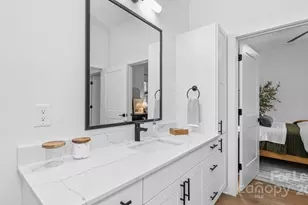 1711 Commonwealth Ave, Charlotte, NC 28205 - Photo 25