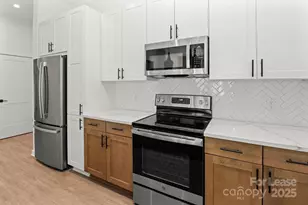 1711 Commonwealth Ave, Charlotte, NC 28205 - Photo 1