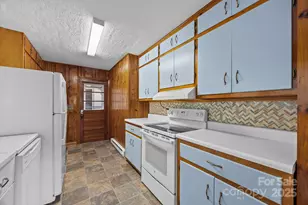 255 Red Bank Rd, Waynesville, NC 28786 - Photo 17