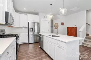 9521 Munsing Dr, Charlotte, NC 28269 - Photo 5