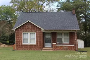 1720 Bumgarner Dr, Morganton, NC 28655 - Photo 1