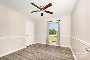 152 Sparrow Ln, Statesville, NC 28625 - Photo 9