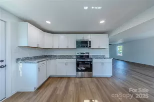 214 E Washington Ave, Bessemer City, NC 28016 - Photo 15