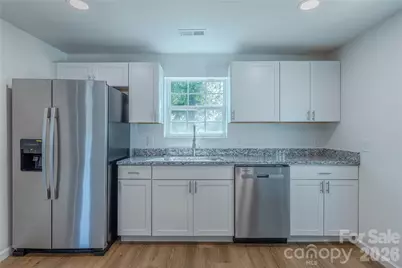 214 E Washington Avenue, Bessemer City, NC 28016 - Photo 11