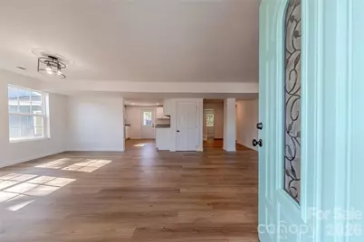 214 E Washington Avenue, Bessemer City, NC 28016 - Photo 3