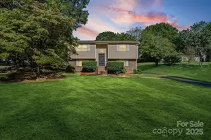 8619 Eaglewind Dr, Charlotte, NC 28212 - Photo 1