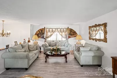 8619 Eaglewind Drive, Charlotte, NC 28212 - Photo 7