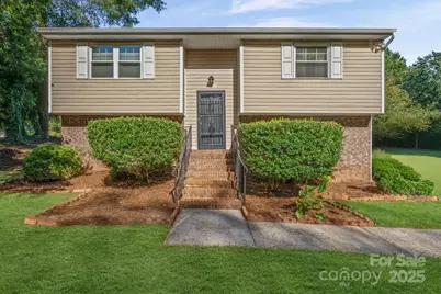 8619 Eaglewind Drive, Charlotte, NC 28212 - Photo 3