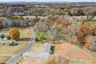 516 Lake Mullis Rd, Harmony, NC 28634 - Photo 21