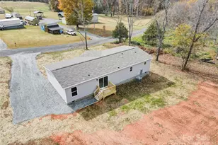 516 Lake Mullis Rd, Harmony, NC 28634 - Photo 27