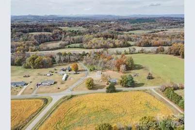 516 Lake Mullis Road, Harmony, NC 28634 - Photo 17