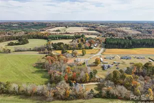 516 Lake Mullis Rd, Harmony, NC 28634 - Photo 19