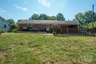 5748 Farmbrook Dr, Charlotte, NC 28210 - Photo 29