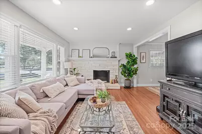 5748 Farmbrook Drive, Charlotte, NC 28210 - Photo 7