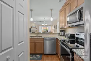 18009 Kings Point Dr, Cornelius, NC 28031 - Photo 11