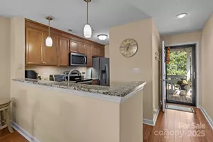 18009 Kings Point Dr, Cornelius, NC 28031 - Photo 5