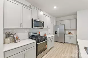 608 13th Ave Dr NE, Hickory, NC 28601 - Photo 11