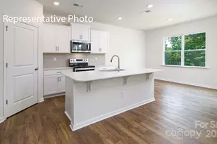 1111 37th Ave Lane NE, Hickory, NC 28601 - Photo 3