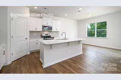 1371 37th Avenue Lane NE, Hickory, NC 28601 - Photo 3