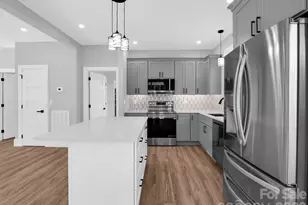 1 Pinnacle Vw Rd, Asheville, NC 28803 - Photo 5