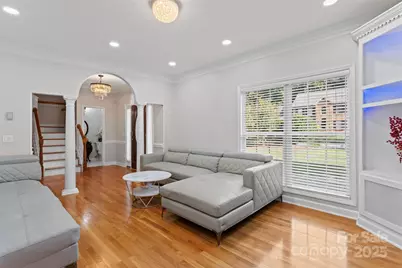 220 35th Avenue NE, Hickory, NC 28601 - Photo 5