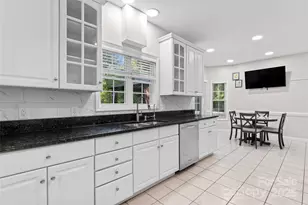 220 35th Ave NE, Hickory, NC 28601 - Photo 7