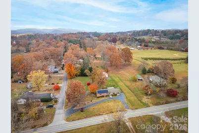 605 Dana Road, Hendersonville, NC 28792 - Photo 37