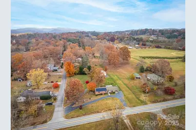 605 Dana Road, Hendersonville, NC 28792 - Photo 37