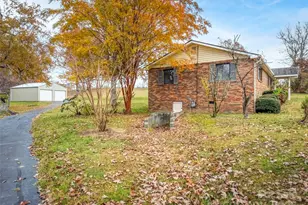 605 Dana Rd, Hendersonville, NC 28792 - Photo 9