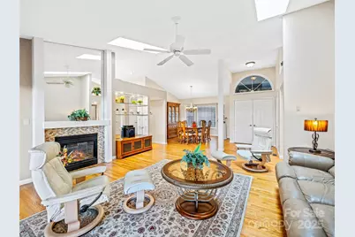 811 Sunlight Ridge, Hendersonville, NC 29792 - Photo 15