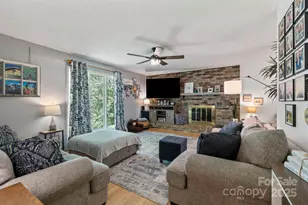 100 Greenbriar Ave, Flat Rock, NC 28731 - Photo 13