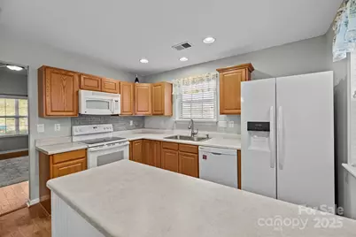 13648 Meade Glen Court, Charlotte, NC 28273 - Photo 9