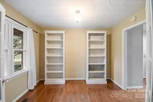 196 Broadview Cir, Brevard, NC 28712 - Photo 7