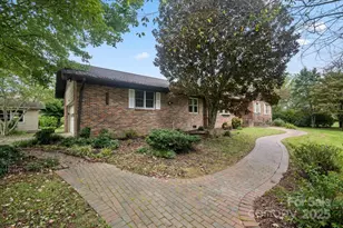 196 Broadview Cir, Brevard, NC 28712 - Photo 3