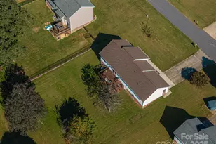 1371 Millrace Dr, Conover, NC 28613 - Photo 3