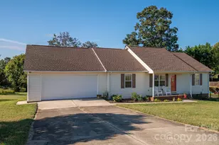 1371 Millrace Dr, Conover, NC 28613 - Photo 5