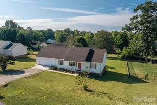 1371 Millrace Dr, Conover, NC 28613 - Photo 3
