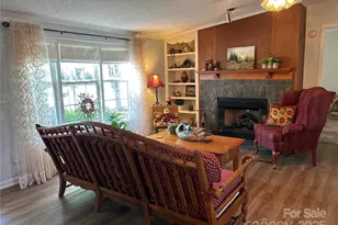 429 Riverwind Dr, Hendersonville, NC 28739 - Photo 5