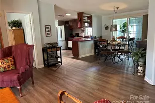 429 Riverwind Dr, Hendersonville, NC 28739 - Photo 7