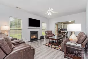 2823 Oakdale Pasture Dr, Charlotte, NC 28216 - Photo 5