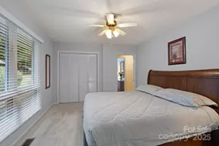 128 Forest View Dr, Flat Rock, NC 28731 - Photo 27