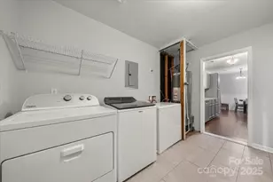 11601 Calgary Dr, Charlotte, NC 28215 - Photo 11