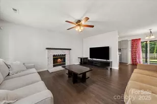 11601 Calgary Dr, Charlotte, NC 28215 - Photo 3