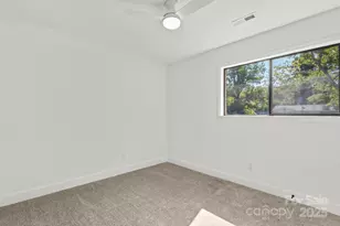 9235 Edgevale Dr, Charlotte, NC 28216 - Photo 19