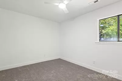 9235 Edgevale Drive, Charlotte, NC 28216 - Photo 15