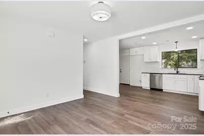 9235 Edgevale Drive, Charlotte, NC 28216 - Photo 7